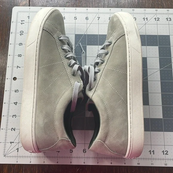 L.L. Bean sage green leather walking shoes/sneakers, 8.5 medium - Picture 9 of 9